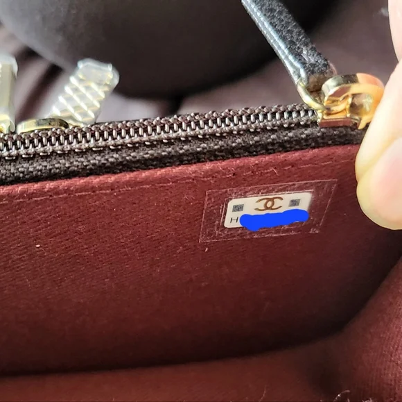 Brand new 23P authentic Chanel business affinity clutch with chain - Picture 10 of 17